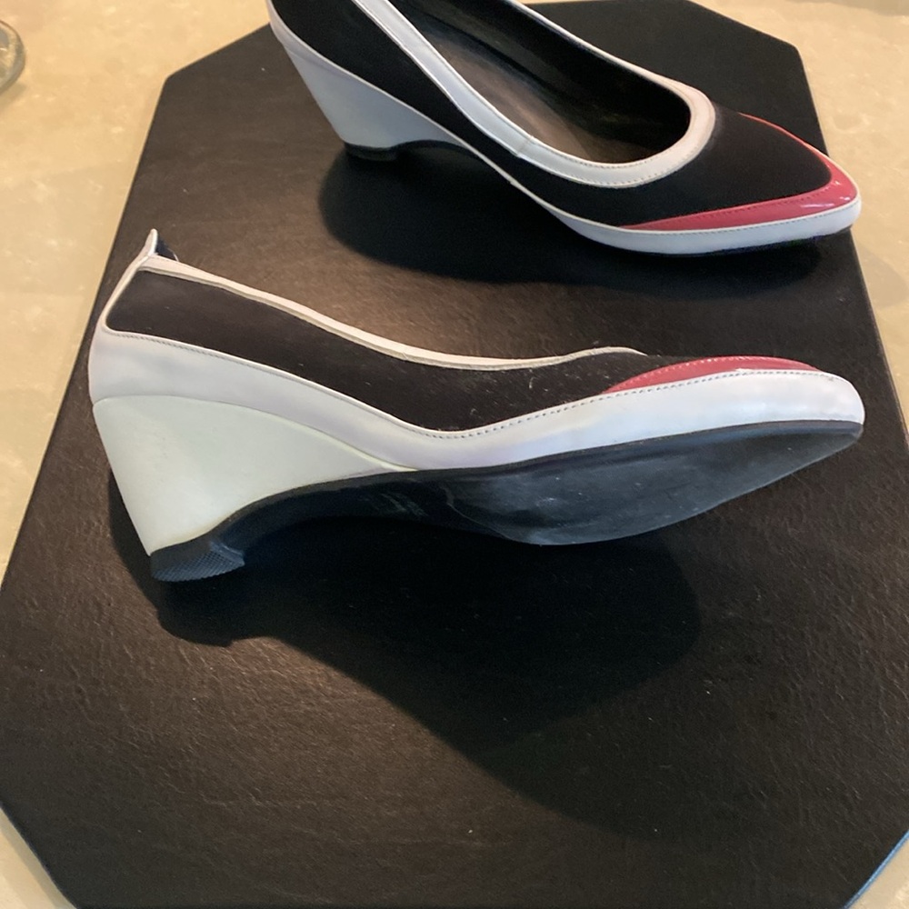 Shoes - Picture 2 of 6
